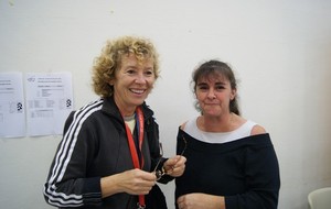 JUGE ARBITRE
SABINE TRENS (PRESIDENTE DU CD04)
A DROITE